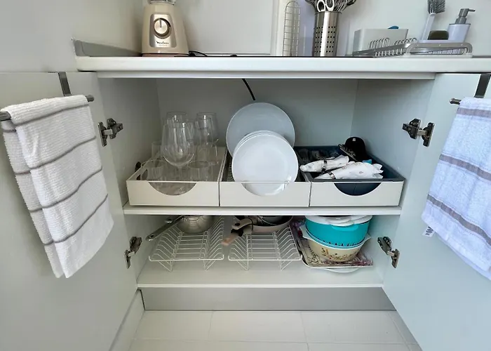 Apartment Sunny Beachside Retreat With Mountain And Sea Views *