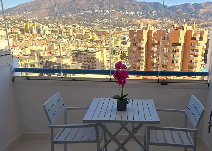 Sunny Beachside Retreat With Mountain And Sea Views *