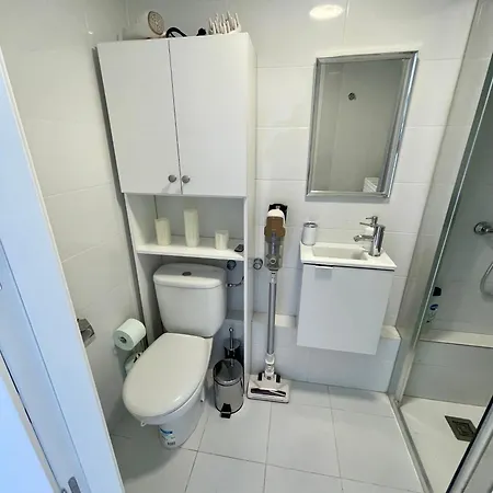 Sunny Beachside Retreat With Mountain And Sea Views *