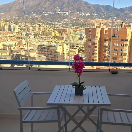 Sunny Beachside Retreat With Mountain And Sea Views *