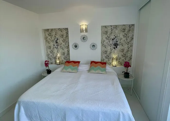 Appartement Sunny Beachside Retreat With Mountain And Sea Views Fuengirola